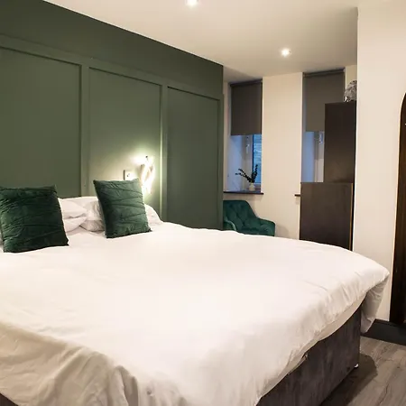 Apartment 1 Bed With Super King Bed Workspace Wifi & Netflix