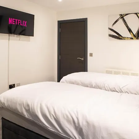 The Cotswold Escape * Bradford (West Yorkshire)