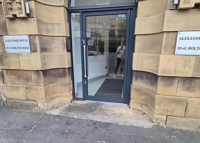 Apartment 1 Bed With Super King Bed Workspace Wifi & Netflix *