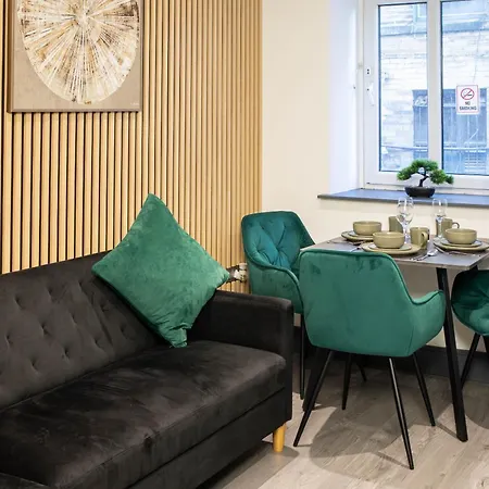 Luxury Serviced With Super King Bed Workspace Wifi & Netflix Washer Dryer Close Parking דירה בראדפורד